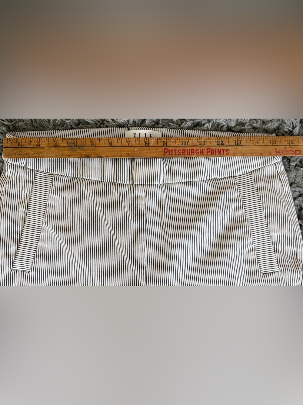 Elle Pants Gray and White Pinstripe Cropped Trousers Pull On Stretch SZ: L - Picture 7 of 10